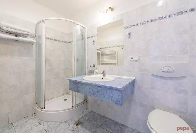 Majatalo Restaurace A Penzion U Palečků