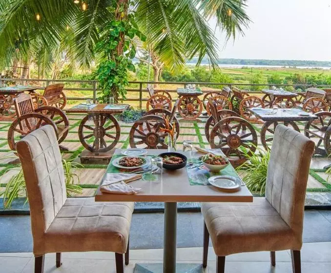 Lomakeskus Sterling Palavelli Godavari