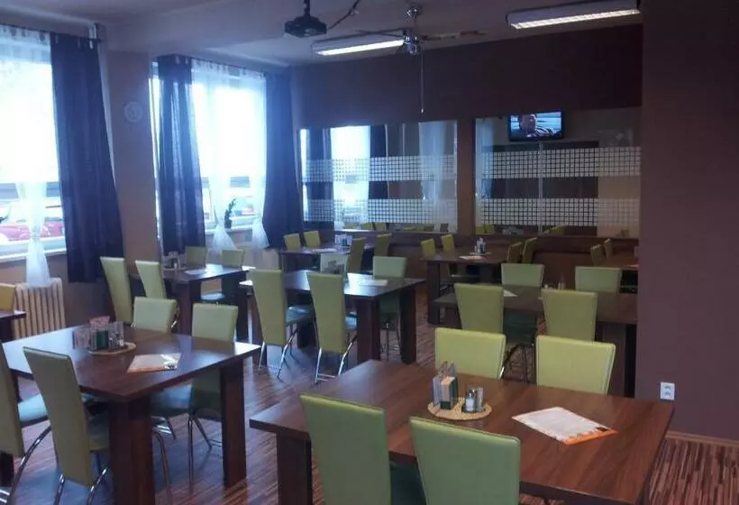 Retkeilymaja City Building