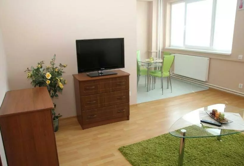 Retkeilymaja City Building