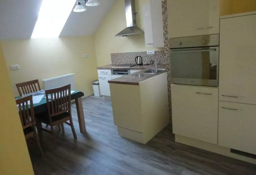 Retkeilymaja Jakubův Nový Dvůr