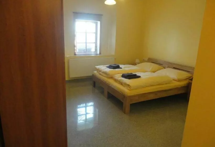 Retkeilymaja Jakubův Nový Dvůr