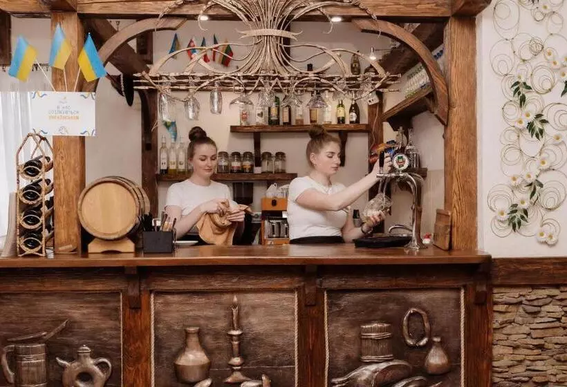 Retkeilymaja Oksamit Resort