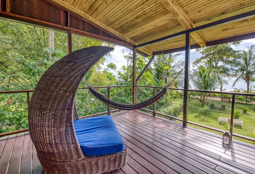 تختخواب و صبحانه Oasis Bluff Beach