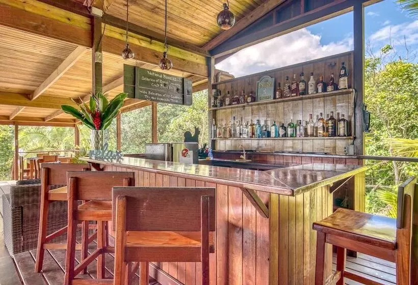 ベッドアンドブレックファースト Oasis Bluff Beach