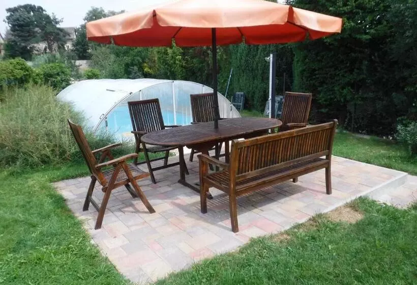 هتل Farma Zahradnice