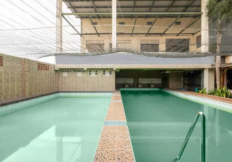 Hotelli Oyo 2900 New Bukit Kasih