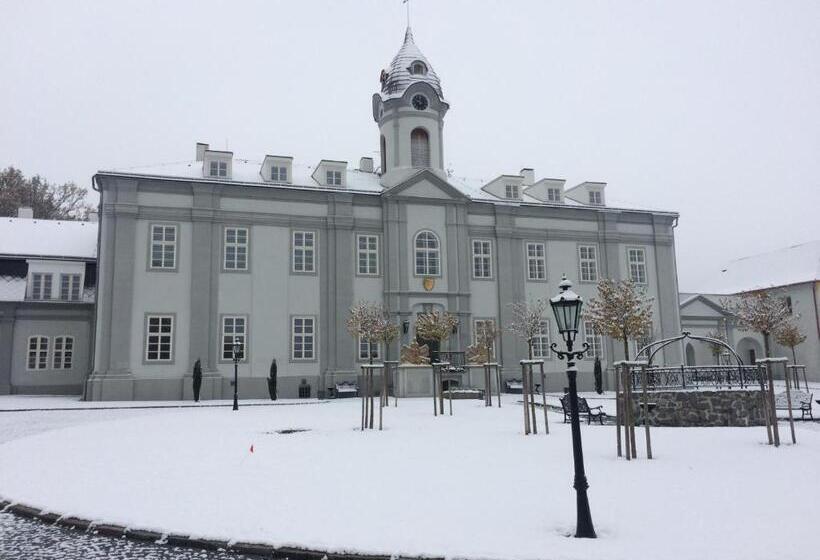 فندق Panství Dlouhá Lhota