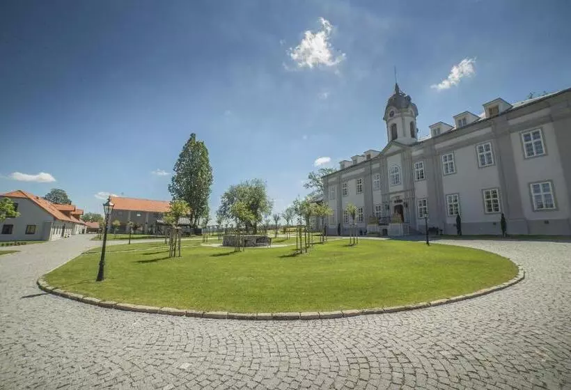 Hotelli Panství Dlouhá Lhota