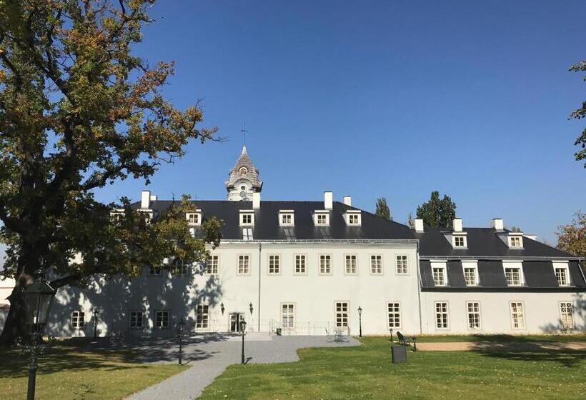 فندق Panství Dlouhá Lhota