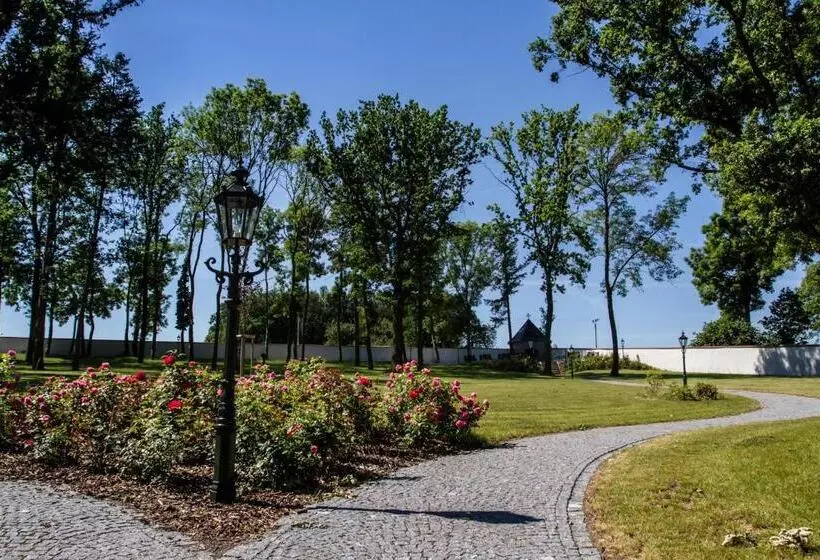 Hotelli Panství Dlouhá Lhota