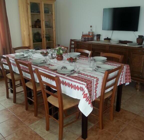 فندق Pensiunea Agroturistica Ioana