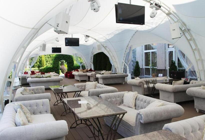 בית מלון כפרי Resort&spa Kamelot