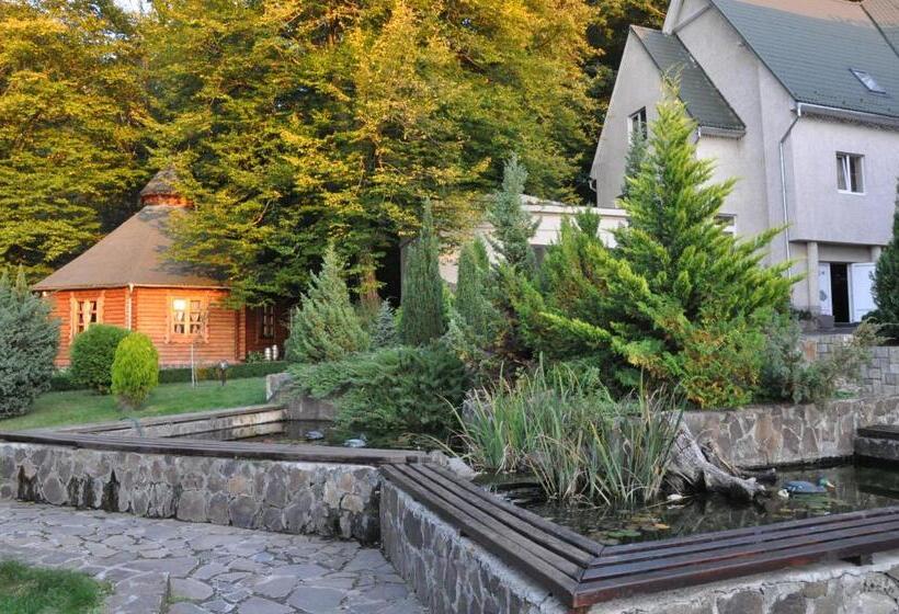 בית מלון כפרי Resort&spa Kamelot