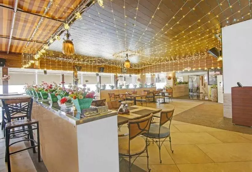 ホテル Treebo Premium Arista