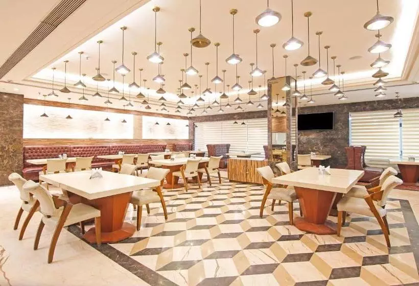 ホテル Treebo Premium Arista