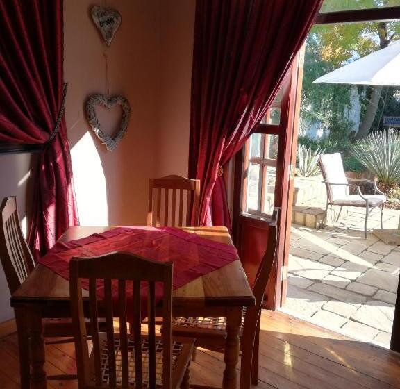 Пансион Dekat Self Catering