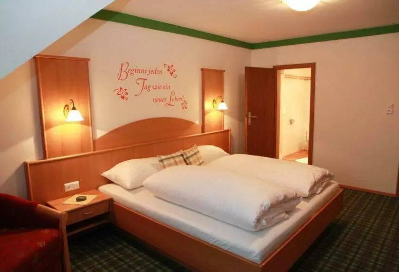 ペンション Gasthof Karlwirt