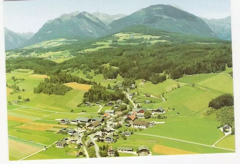 ペンション Gasthof Karlwirt