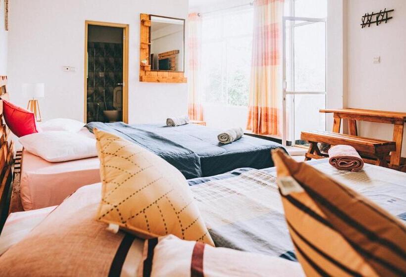 Panzió Hugging Clouds