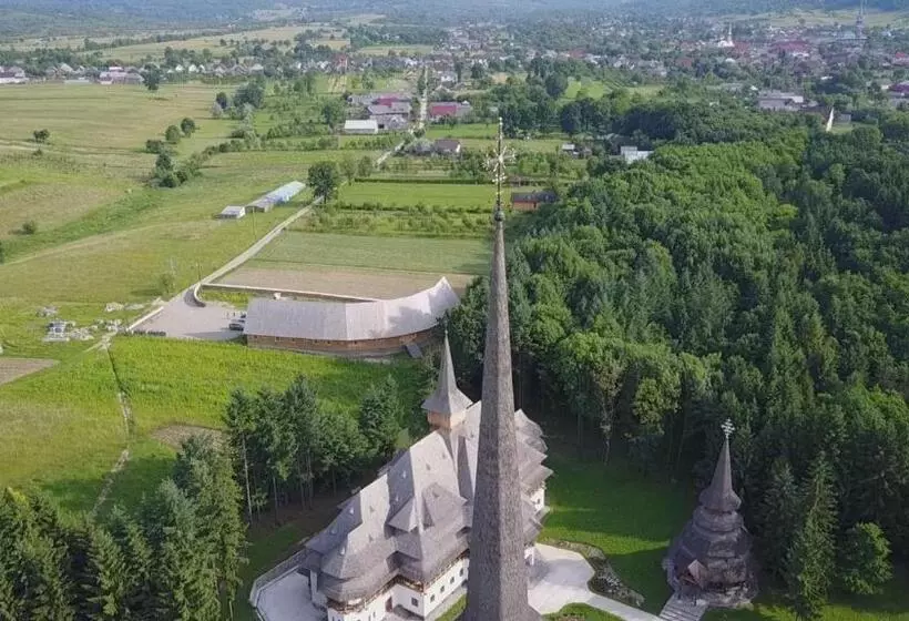 Majatalo Plai Cu Peri