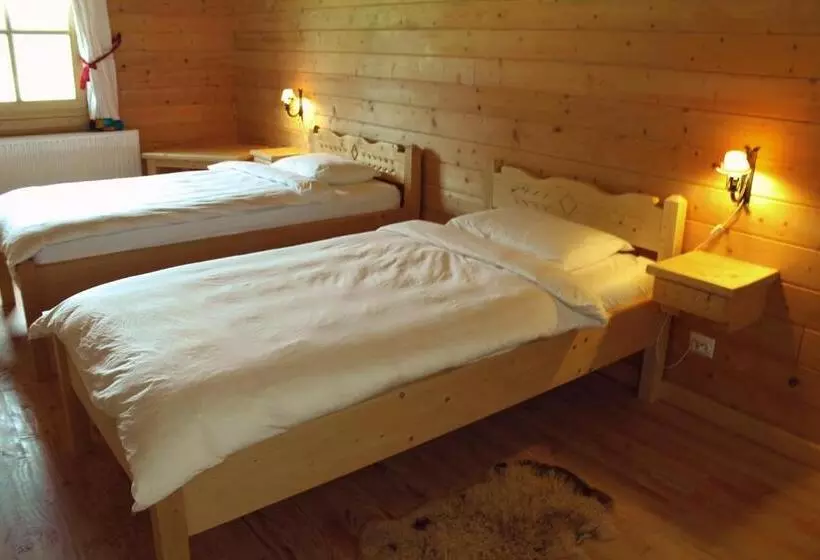 Majatalo Plai Cu Peri