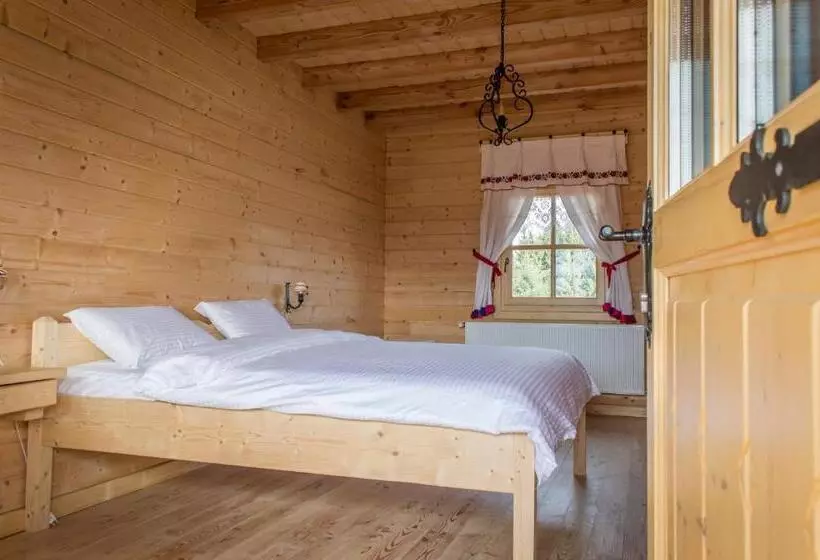 Majatalo Plai Cu Peri