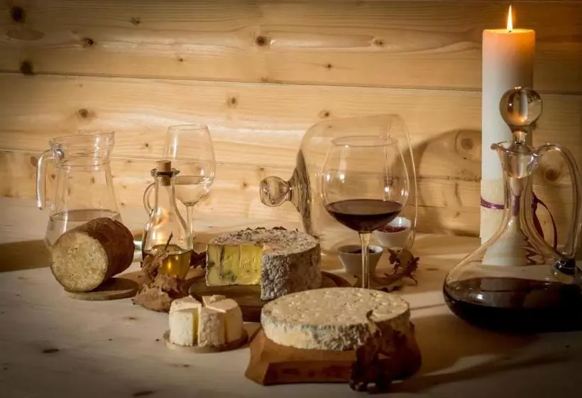 Majatalo Plai Cu Peri