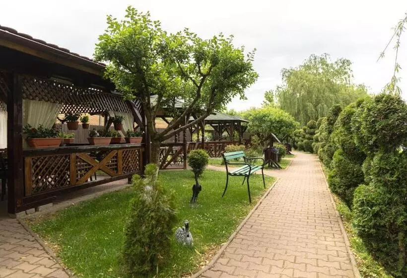 Lomakeskus Complex Turistic Darina Sancraiu De Mures