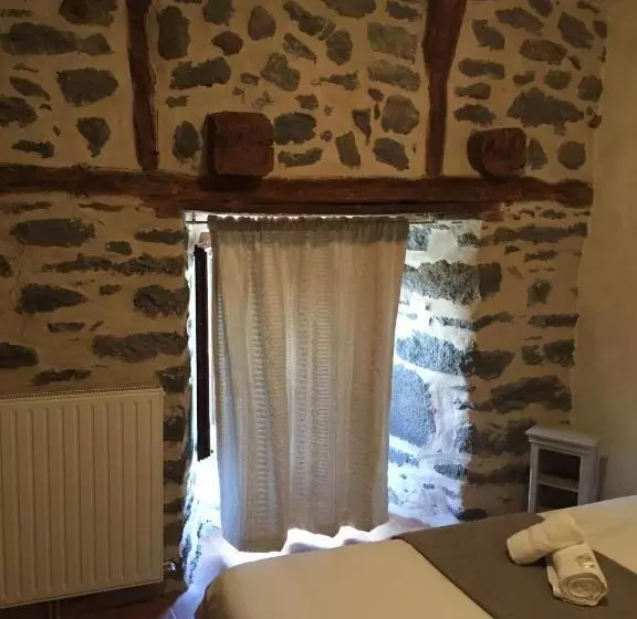 Aamiaismajoitus (B&B) Auberge Les Fontilles