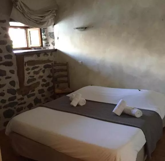 Aamiaismajoitus (B&B) Auberge Les Fontilles