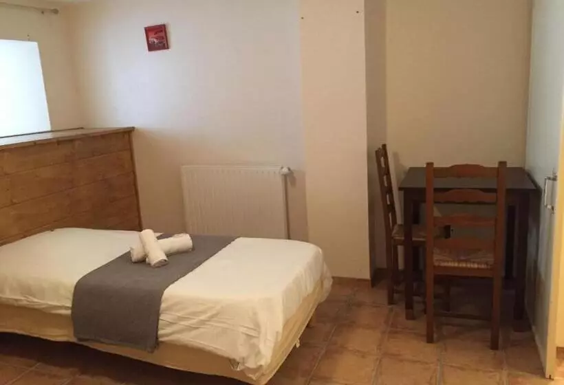 Aamiaismajoitus (B&B) Auberge Les Fontilles
