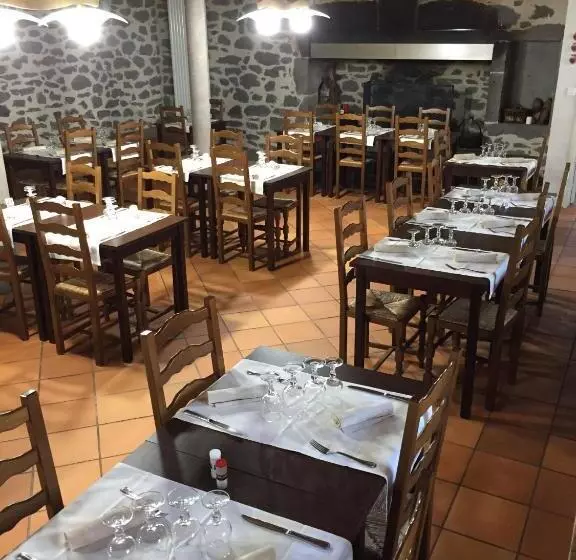 Aamiaismajoitus (B&B) Auberge Les Fontilles