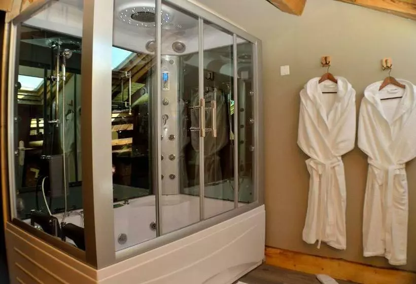 ホテル Hostellerie La Bergerie