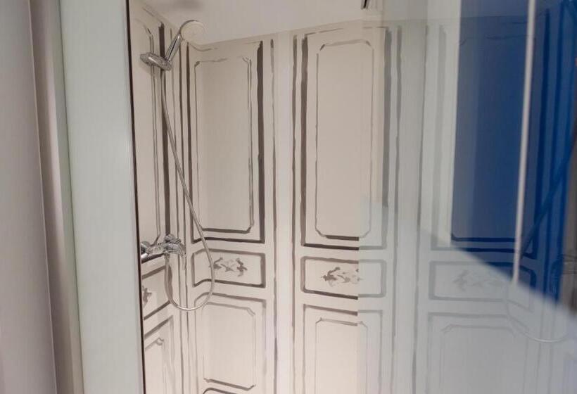 Отель Ibis Budget Albertville