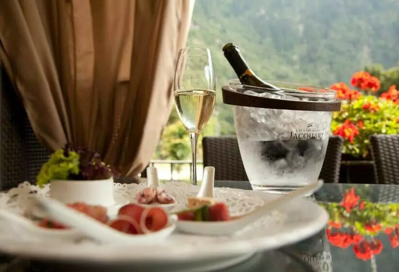 ホテル Ristorante Groven