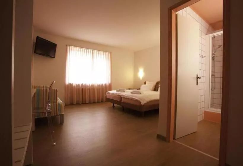 ホテル Ristorante Groven