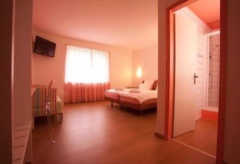 ホテル Ristorante Groven