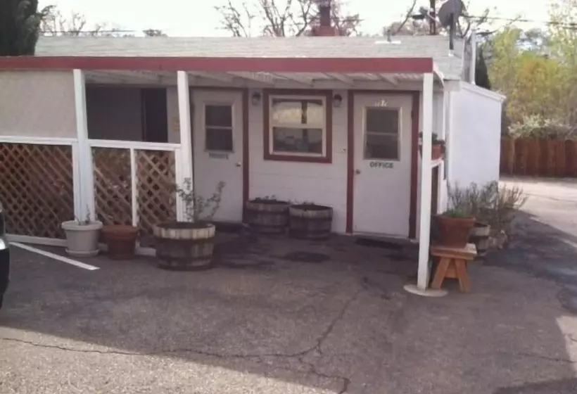 Independence Courthouse Motel