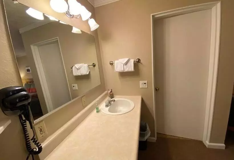 Independence Courthouse Motel