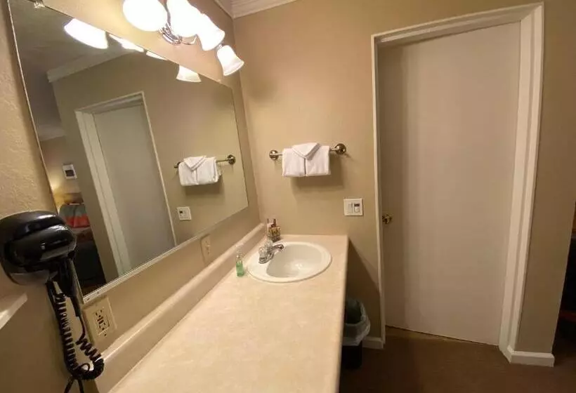 Independence Courthouse Motel