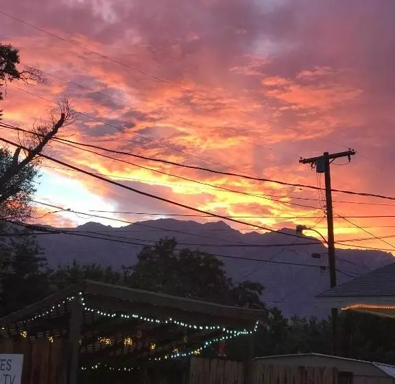 Independence Courthouse Motel