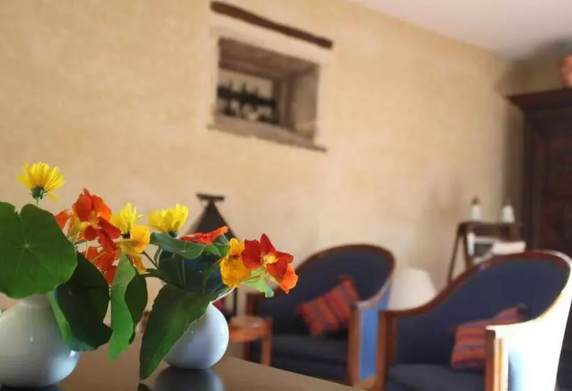 Majatalo Bed & Breakfast   Maison De Marie