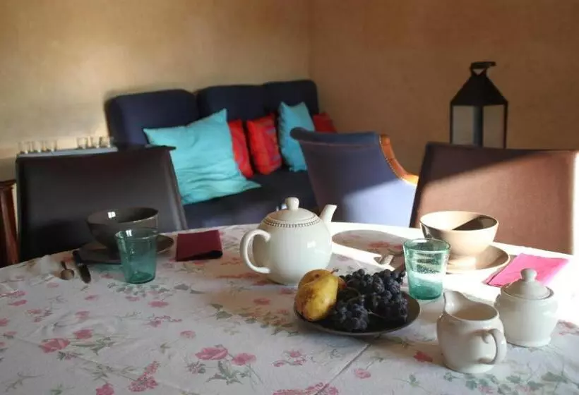 Majatalo Bed & Breakfast   Maison De Marie