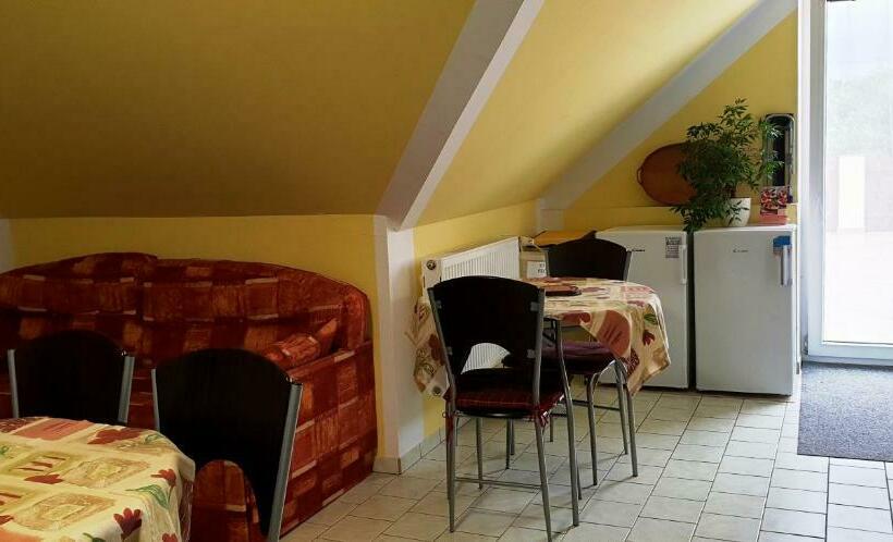 פנסיון Penzion U Sýkorů