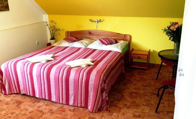 פנסיון Penzion U Sýkorů