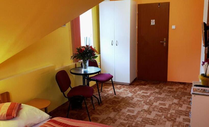 פנסיון Penzion U Sýkorů