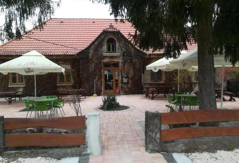 펜션 Vadszőlő Szálló és Étterem Bakonybél