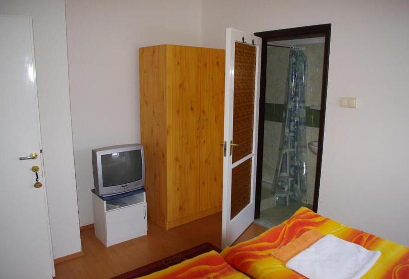 펜션 Vadszőlő Szálló és Étterem Bakonybél