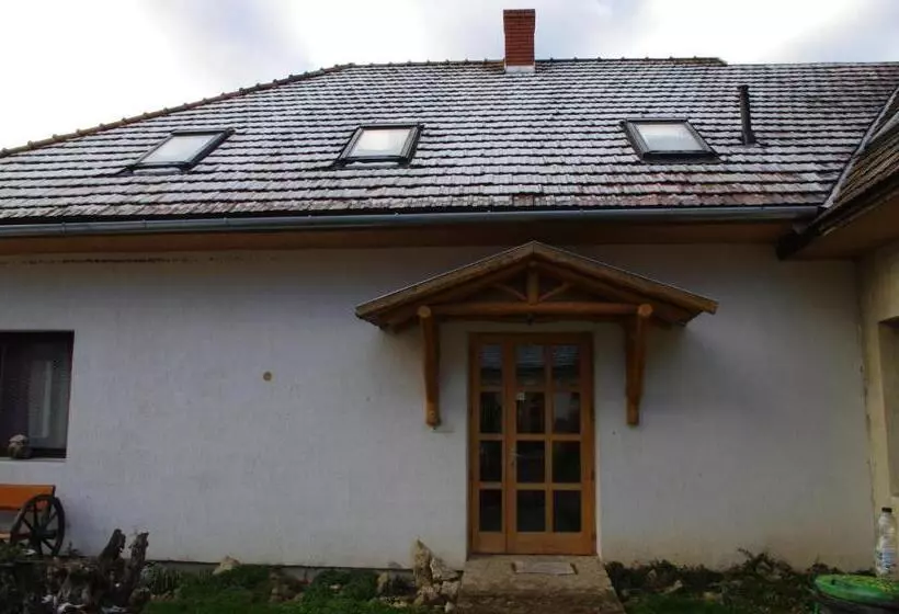 ペンション Vadszőlő Szálló és Étterem Bakonybél